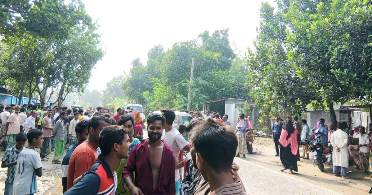 বাসচাপায় রাস্তার পাশে দাঁড়িয়ে থাকা বউ-শাশুড়ি নিহত