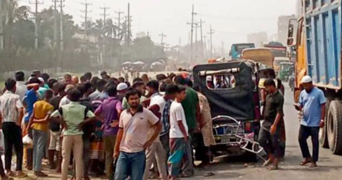 নারায়ণগঞ্জে ট্রাকচাপায় অটোরিকশার ২ যাত্রী নিহত