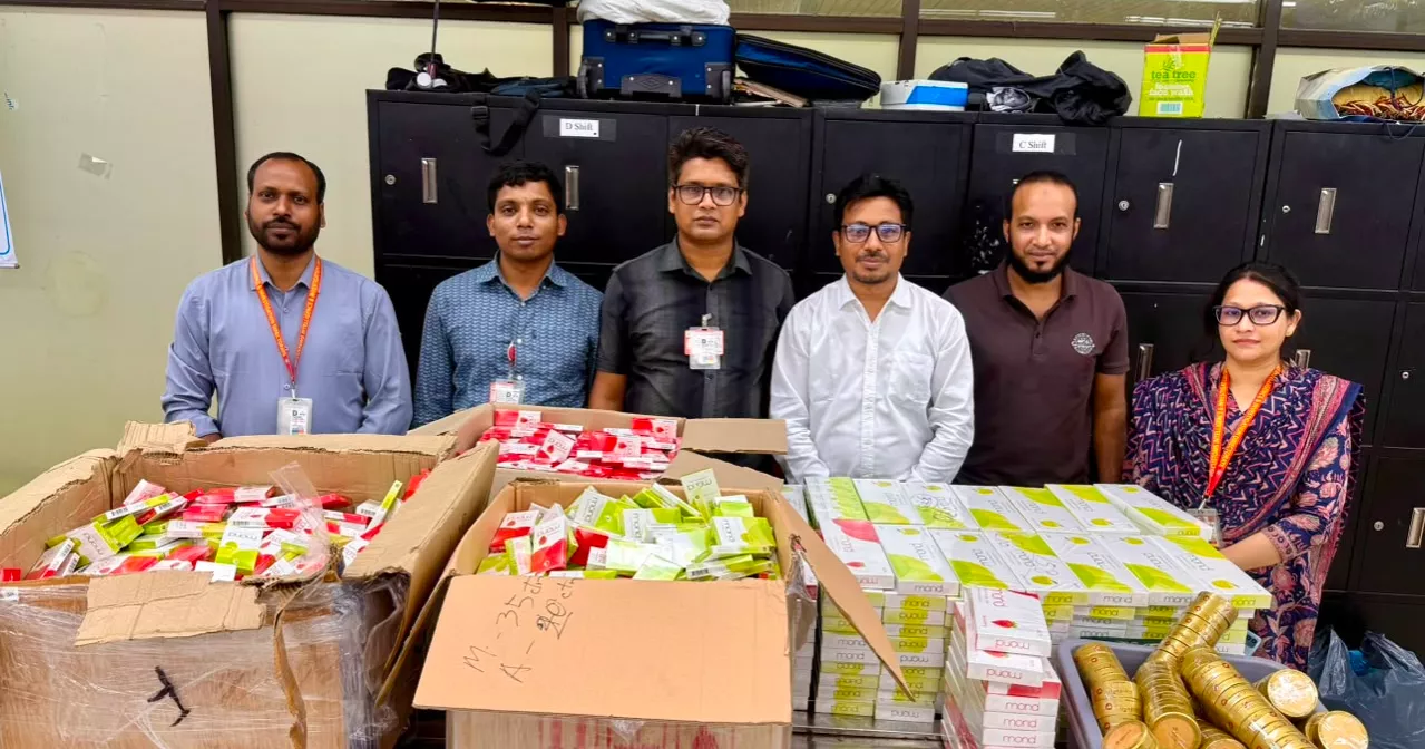 শাহজালাল বিমানবন্দরে অভিযানে সিগারেট, স্বর্ণালংকার, বিদেশি মদসহ ২ কোটি টাকার পণ্য আটক