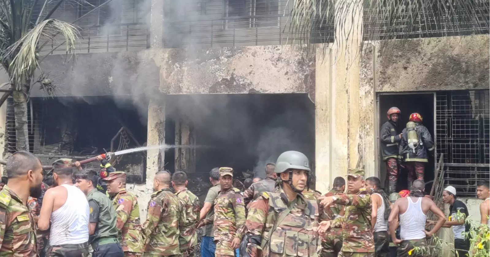 উত্তরায় বিমান বিধ্বস্ত: বার্ন ইনিস্টিটিউটে রোগীদের ভিড়, খোলা হয়েছে জরুরি সেবা