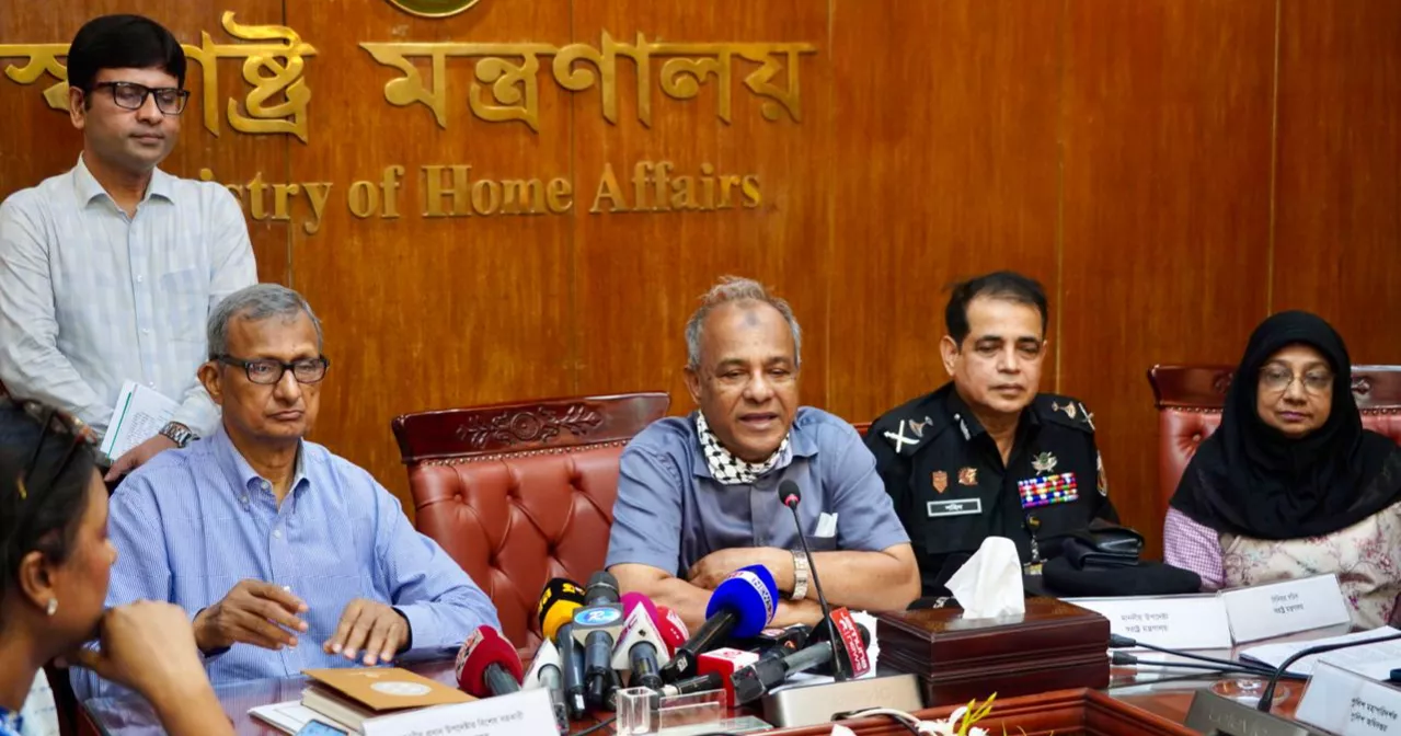 মে মাসেই দিতে হবে গার্মেন্টকর্মীদের বোনাস, জুনের শুরুতে বেতন: স্বরাষ্ট্র উপদেষ্টা