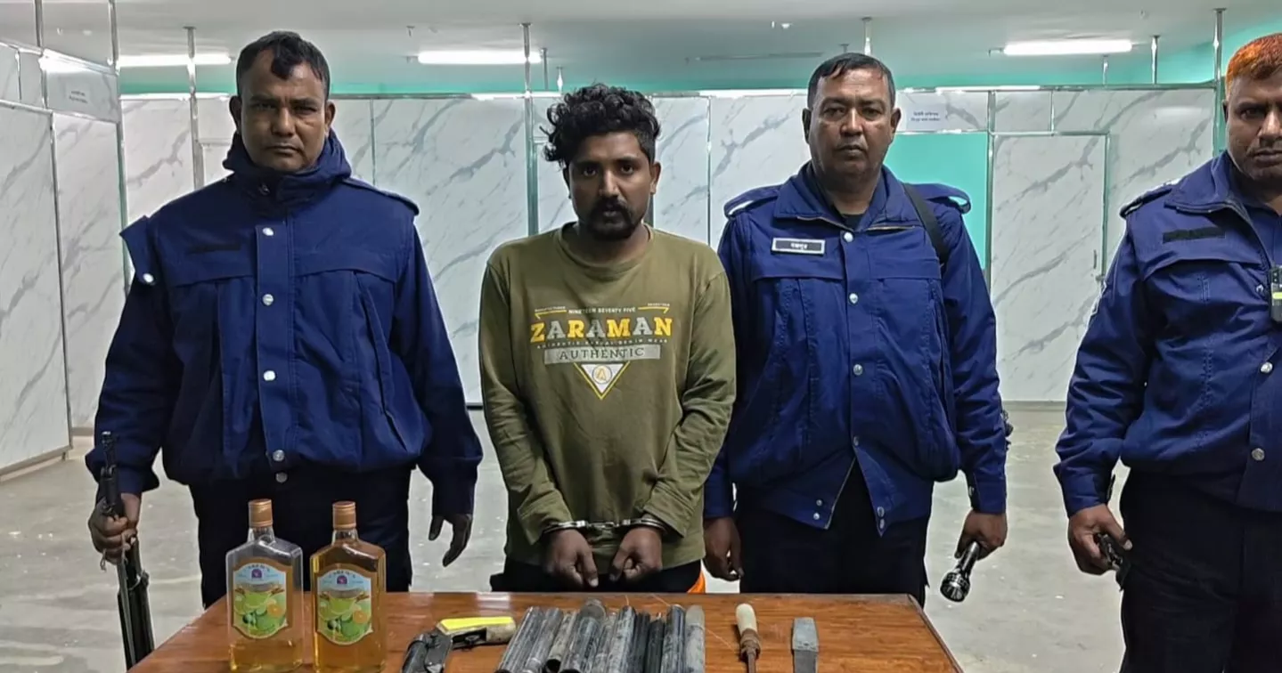 নাটোরে অস্ত্র ও অস্ত্র তৈরির সরঞ্জাম উদ্ধার, আটক ১