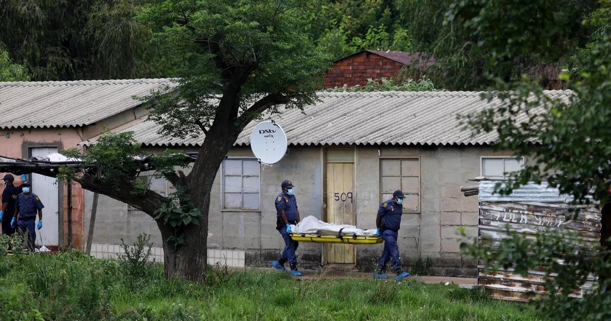 দক্ষিণ আফ্রিকার একটি বারে গুলিবর্ষণ, শিশুসহ নিহত ১২