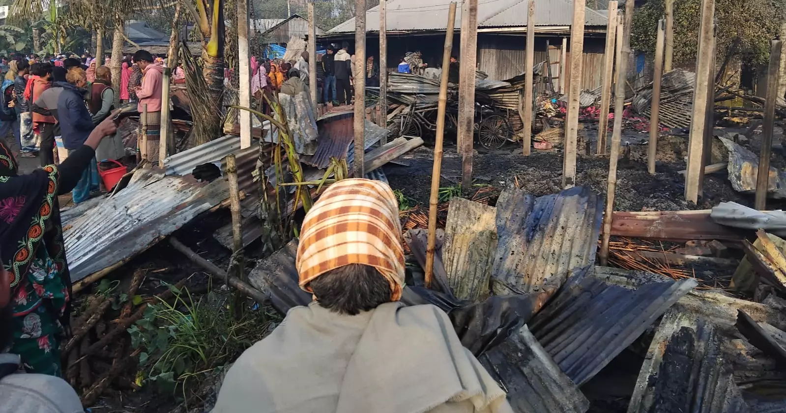 নাটোরে আগুনে পুড়ে মা-মেয়ে নিহত