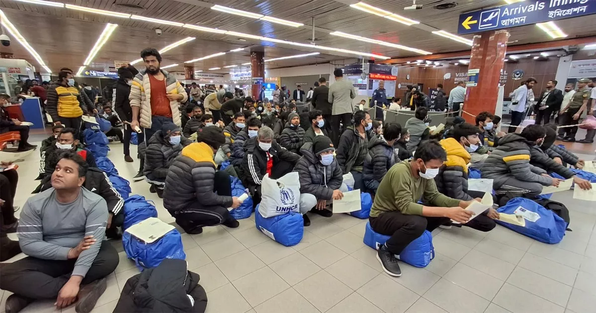 লিবিয়া থেকে ফিরেছেন ১৭৫ বাংলাদেশি