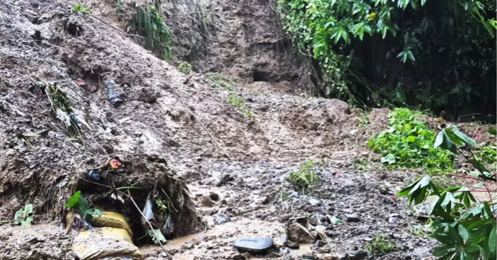 কক্সবাজারে ভারী বর্ষণে পাহাড় ধসে নিহত ৯