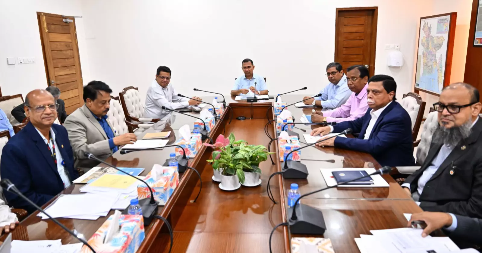 গুলশান, বনানীসহ ৫ লেকের দূষণ রোধে সমন্বিত উদ্যোগের নির্দেশ প্রধানমন্ত্রীর