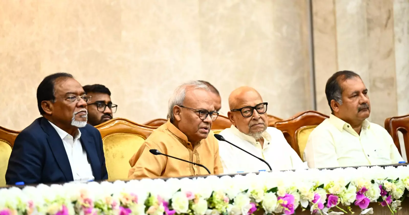 ভগ্নস্তুপের ওপর দাঁড়িয়ে রাষ্ট্র পুনর্গঠনের কাজ করছে সরকার: রিজভী