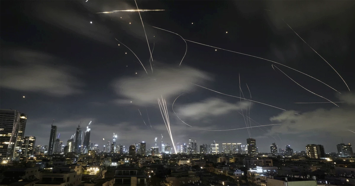 ট্রাম্পের ‘নিঃশর্ত আত্মসমর্পণের’ আহ্বানের পর ইরানে তীব্র হামলা ইসরায়েলের