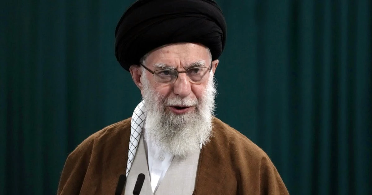 আদর্শ নাকি নমনীয়তা, কোন পথে যাবেন খামেনি