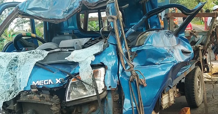 কুষ্টিয়ায় ট্রাক-পিকআপ সংঘর্ষে নিহত ২, আহত ৩