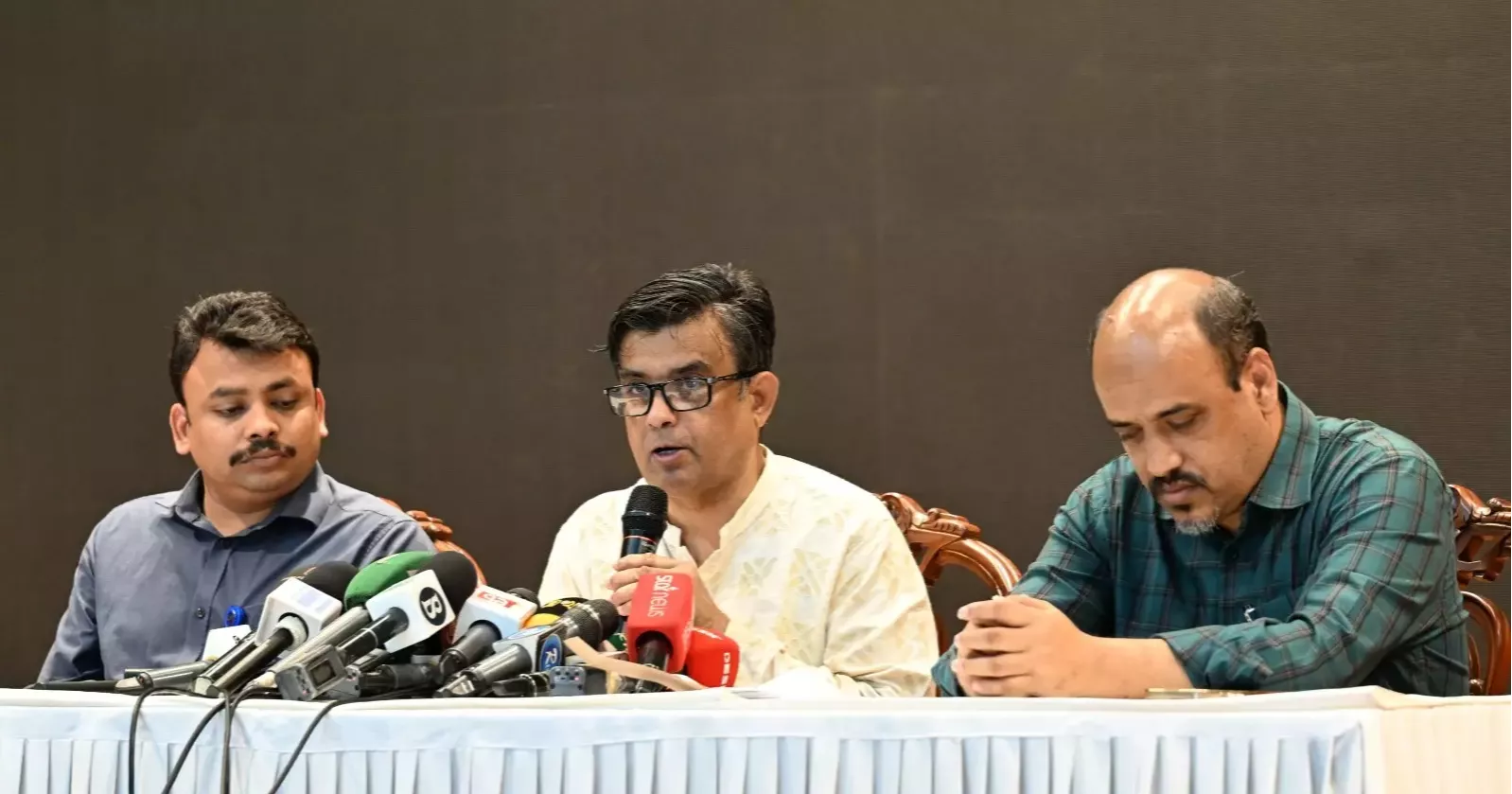 সরকার তিনটি স্থলবন্দর বন্ধ করে দিয়েছে, আরেকটির কার্যক্রমও স্থগিত