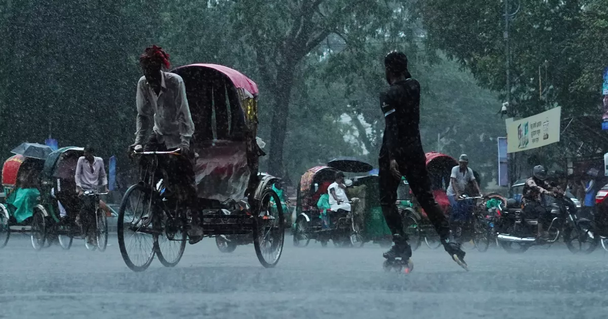 ফের লঘুচাপের সম্ভাবনা, ৮ জেলায় ঝড়, সারা দেশে বৃষ্টির পূর্বাভাস