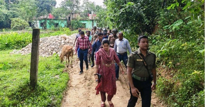 সিলেটের ধোপাগুল থেকে আড়াই লাখ ঘনফুট পাথর উদ্ধার