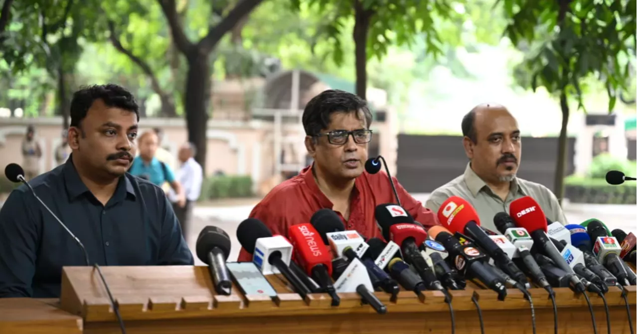 ফেব্রুয়ারির নির্বাচন বিলম্বিত ও বানচালের ষড়যন্ত্র দৃঢ়ভাবে প্রতিহত করা হবে: অন্তর্বর্তী সরকার