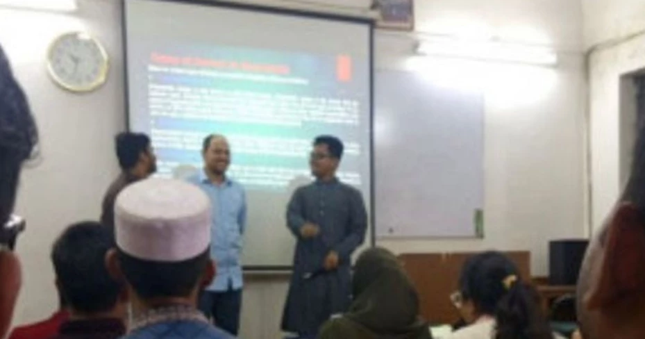 এস এম ফরহাদের বিরুদ্ধে এবার ক্লাসরুমে প্রচারণা চালানোর অভিযোগ