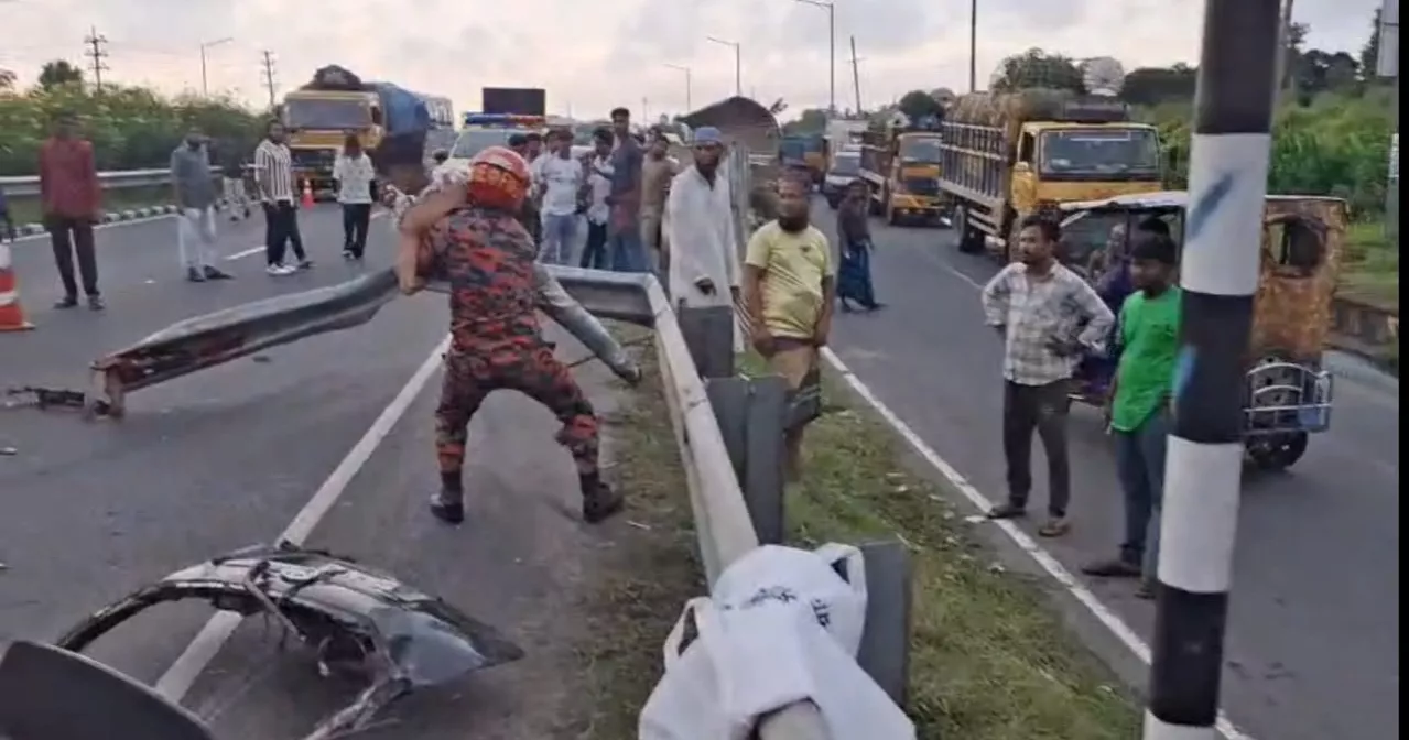 মুন্সীগঞ্জে প্রাইভেট কার উল্টে নিহত ৩