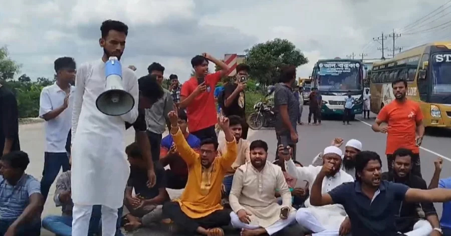 নুরের ওপর হামলার প্রতিবাদে ঢাকা-চট্টগ্রাম মহাসড়কে অবরোধ