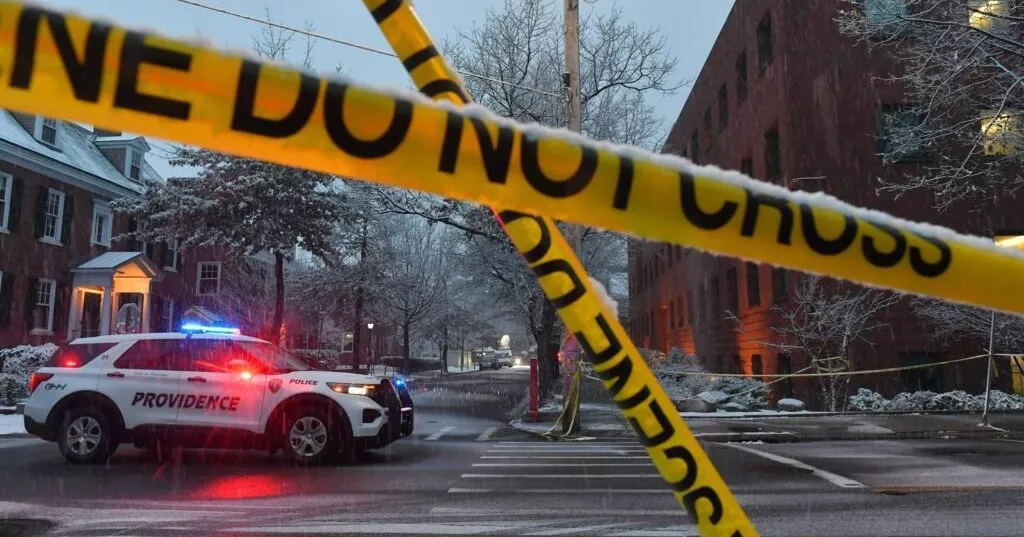 কানাডার ব্রিটিশ কলম্বিয়ায় বন্দুক হামলা, হামলাকারীসহ নিহত ১০