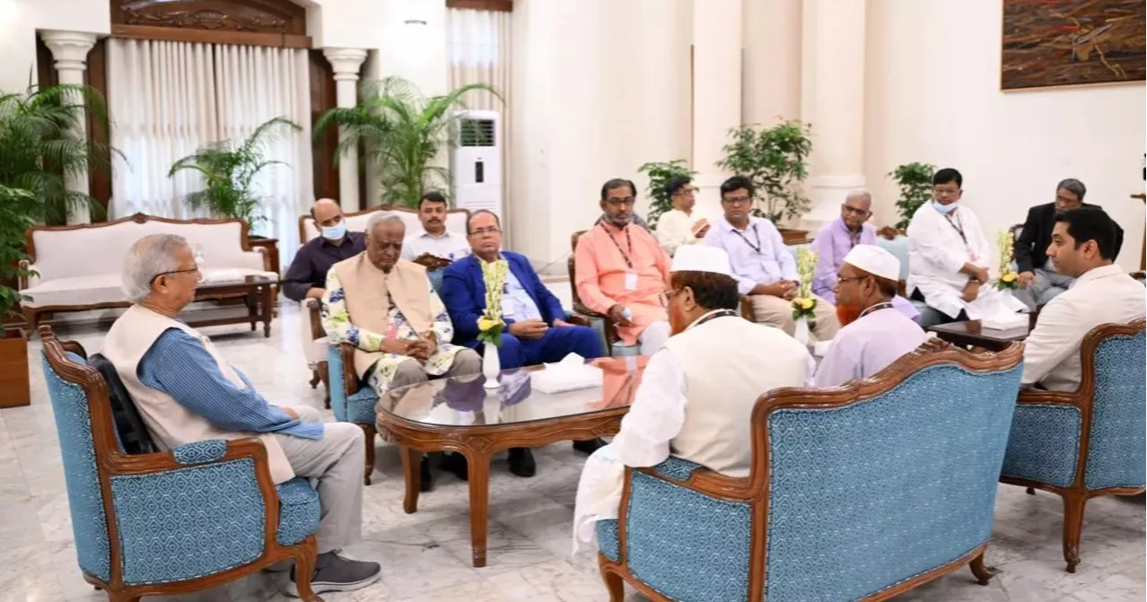 আরও ১২ রাজনৈতিক দলের সঙ্গে বৈঠকে ড. ইউনূস