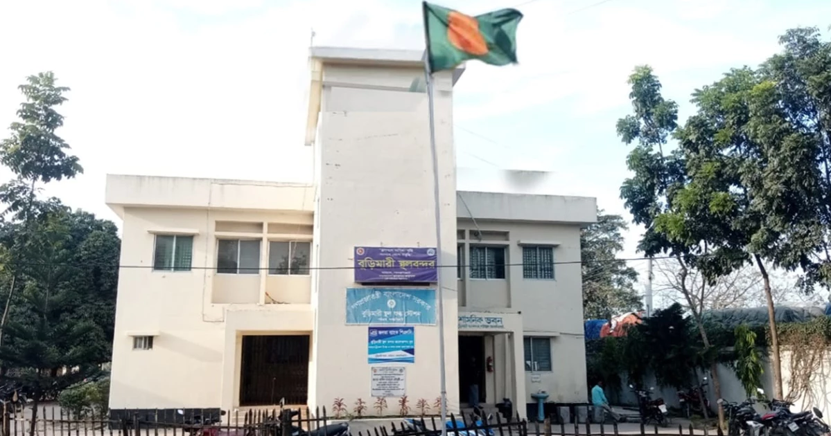 ঈদুল আজহা উপলক্ষে বুড়িমারী স্থলবন্দরে ১০ দিন আমদানি-রপ্তানি বন্ধ