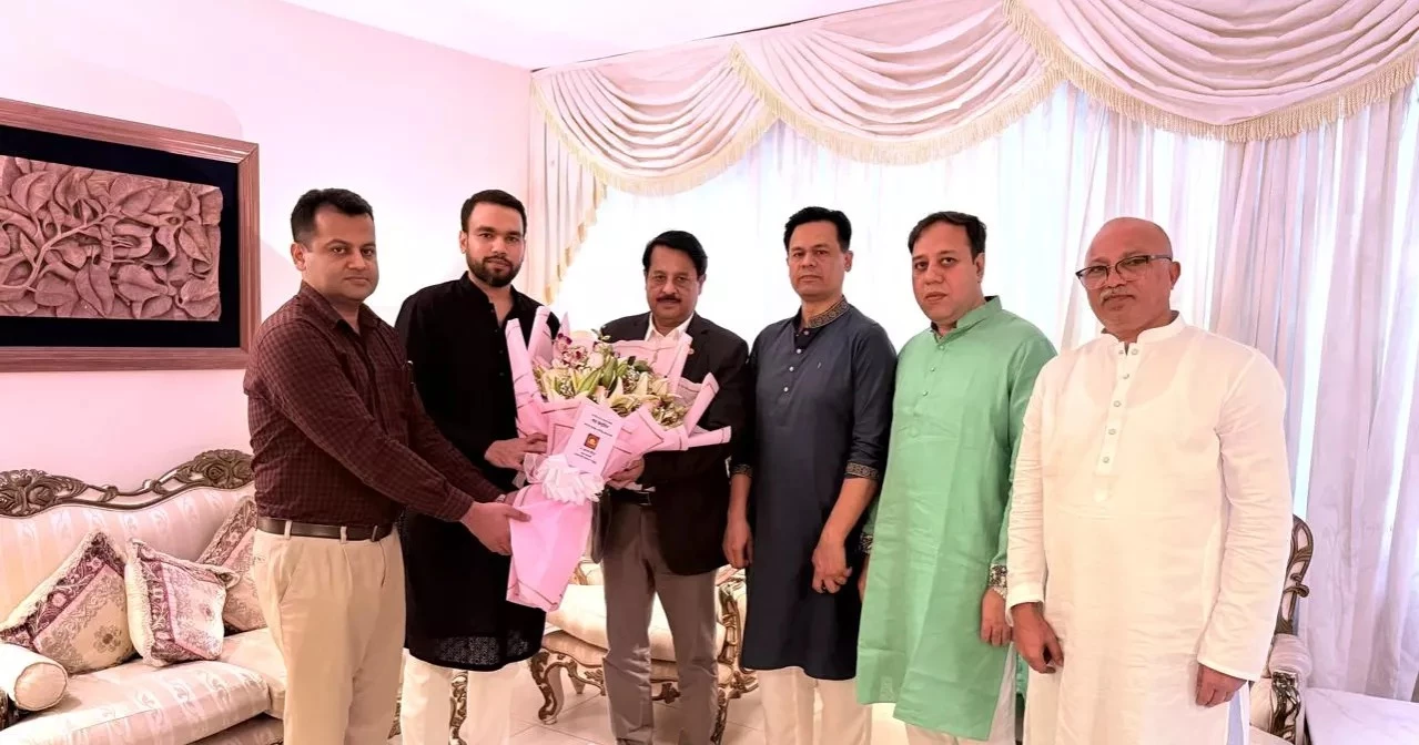 জন্মদিনে খালেদা জিয়াকে প্রধান উপদেষ্টার ফুলেল শুভেচ্ছা