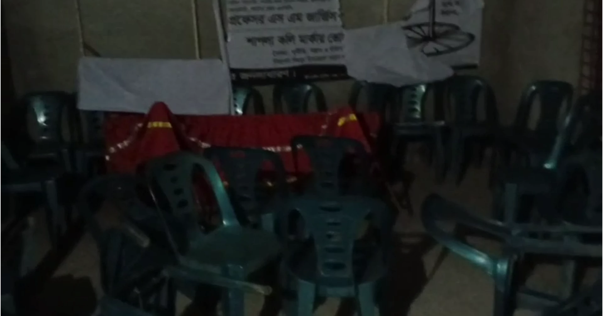 নাটোরে এনসিপির নির্বাচনি ক্যাম্প ভাঙচুর, ২ কর্মী আহত