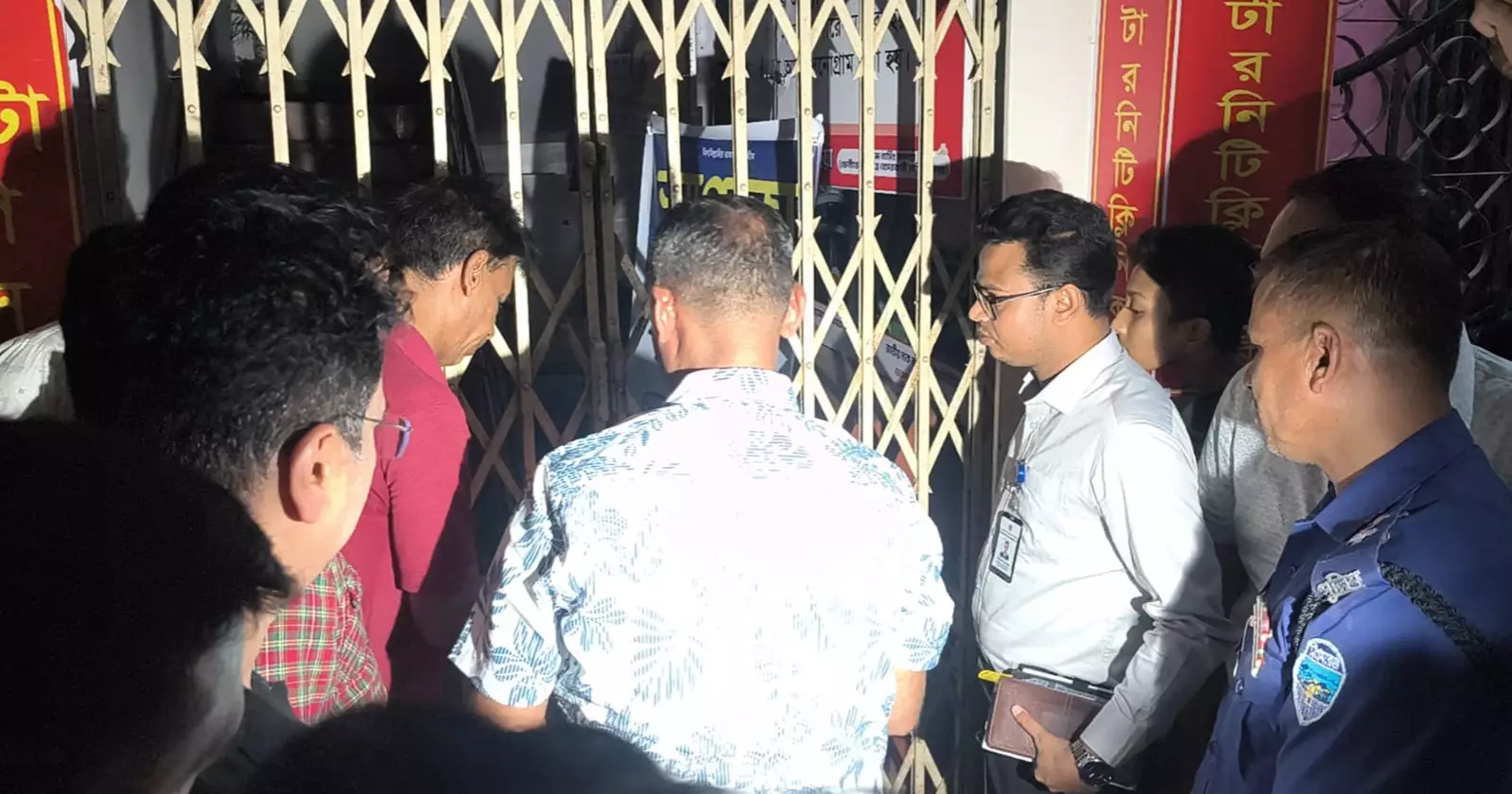 ফেনীতে ভুল চিকিৎসায় প্রসূতির মৃত্যুর অভিযোগ, ক্লিনিক সিলগালা