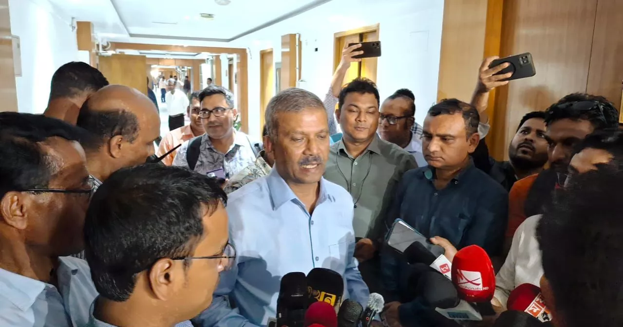 নির্বাচন পেছানোর কোনো সুযোগ নেই: আইন উপদেষ্টা