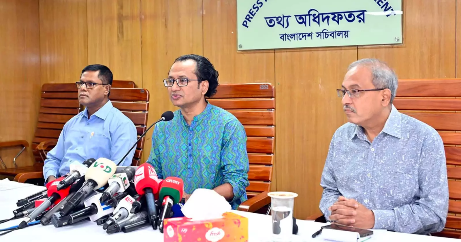 টুথপেস্টে মাইক্রোপ্লাস্টিকের উপস্থিতি নিয়ে পদক্ষেপ নেবে সরকার: তথ্য উপদেষ্টা