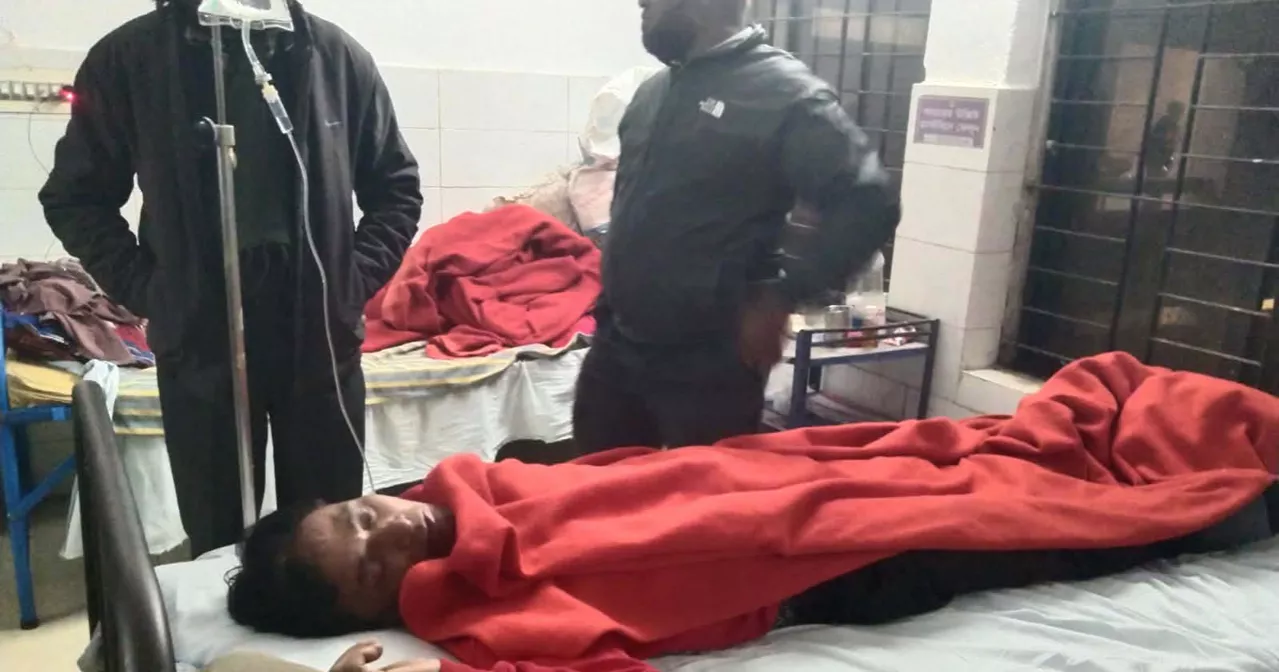 ঠাকুরগাঁওয়ে সার বিতরণকালে মারধরের শিকার উপ-সহকারী কৃষি কর্মকর্তা