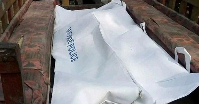 হত্যা করে যুবকের লাশ তারই ঘরের চালে ফেলে গেল দুর্বৃত্তরা