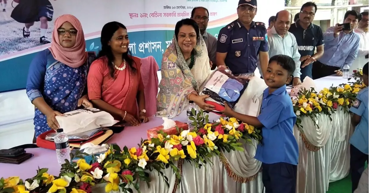 অর্থের অভাবে শিক্ষার্থীরা যেন শিক্ষাবঞ্চিত না হয়, সে লক্ষ্যে কাজ করছে সরকার: খাদ্যমন্ত্রী