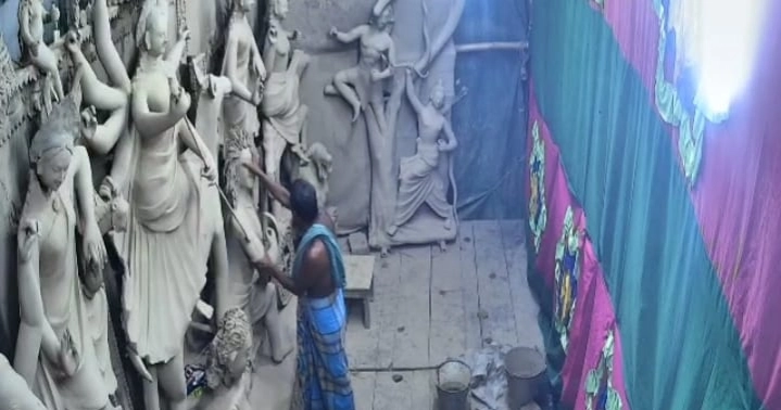 ঝিনাইদহে প্রতিমা ভাঙচুর, আটক ১