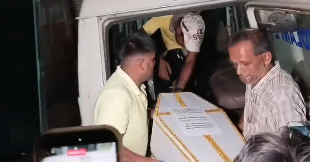 কলকাতায় অগ্নিকাণ্ডে নিহত ৬ বাংলাদেশির মরদেহ দেশে ফিরেছে