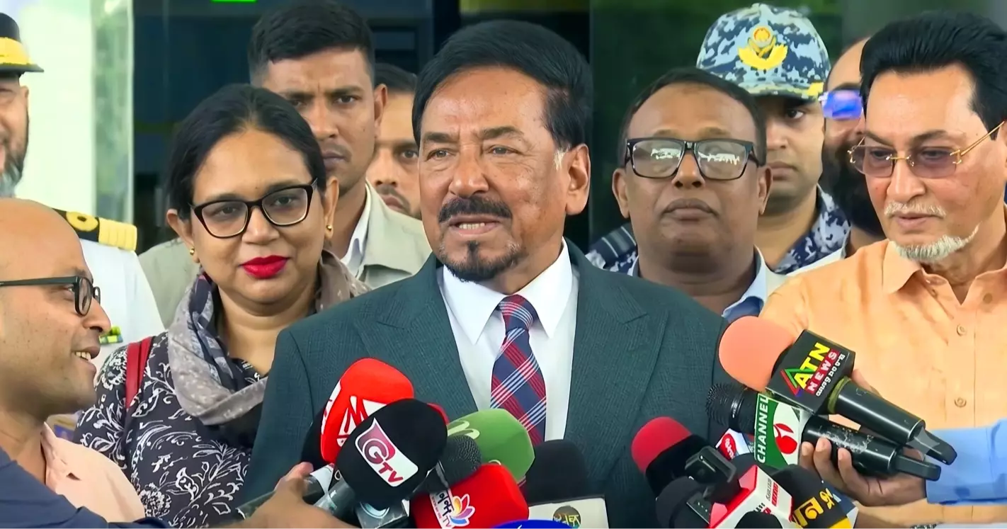 স্পিকারের সরকারি বাসভবনে থেকেই বঙ্গভবনে অফিস করবেন ভারপ্রাপ্ত রাষ্ট্রপতি