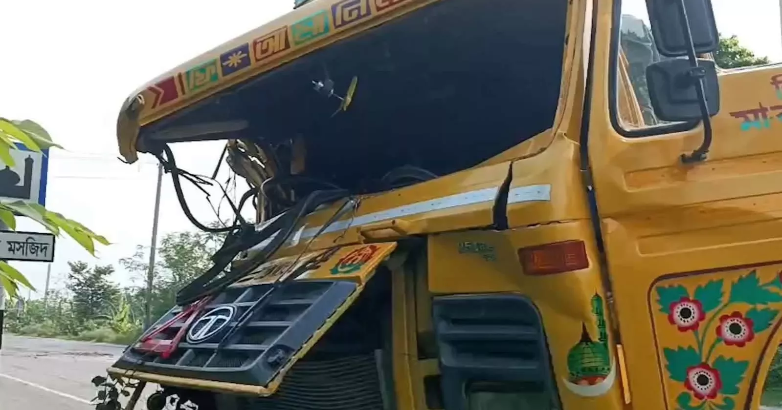 কুষ্টিয়ায় দুই ট্রাকের সংঘর্ষে চালক নিহত, আহত ৩
