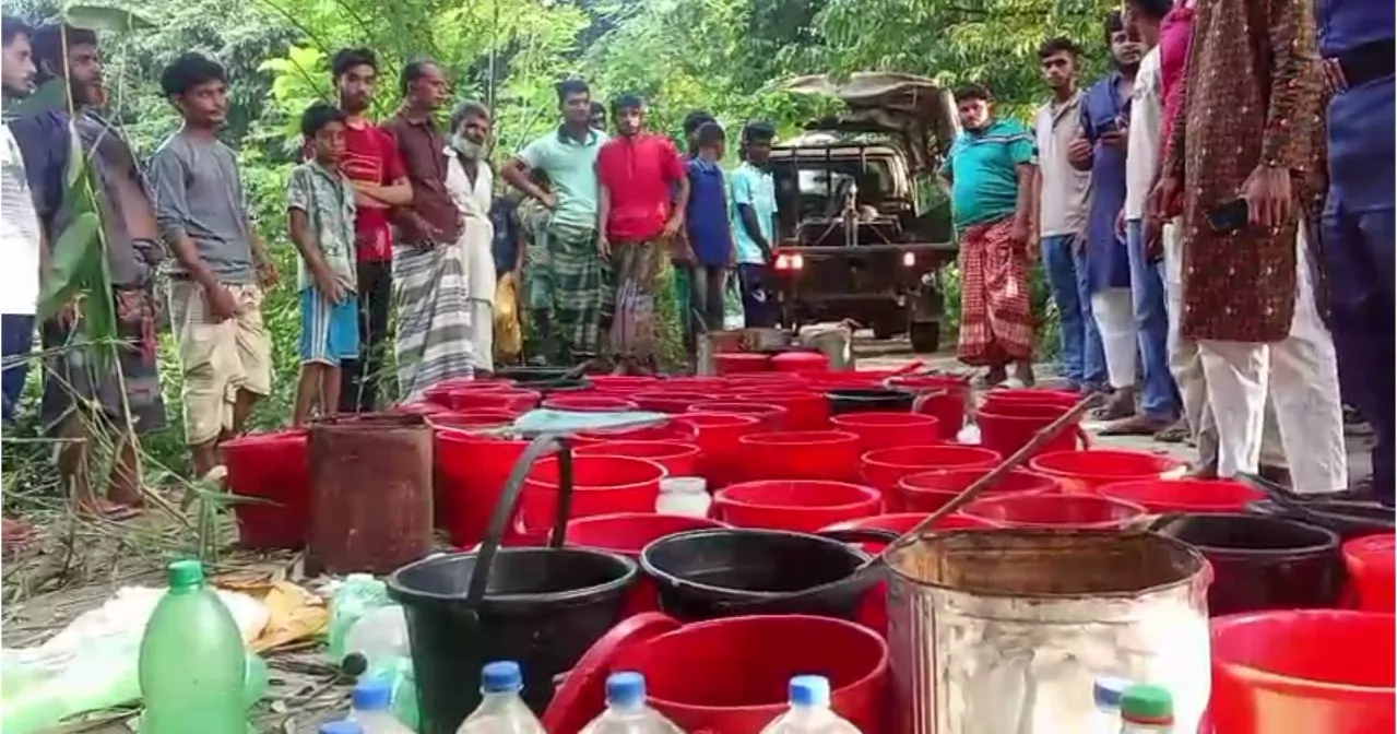 নাটোরের বিপুল পরিমাণ চোলাই মদ জব্দ, আটক ১