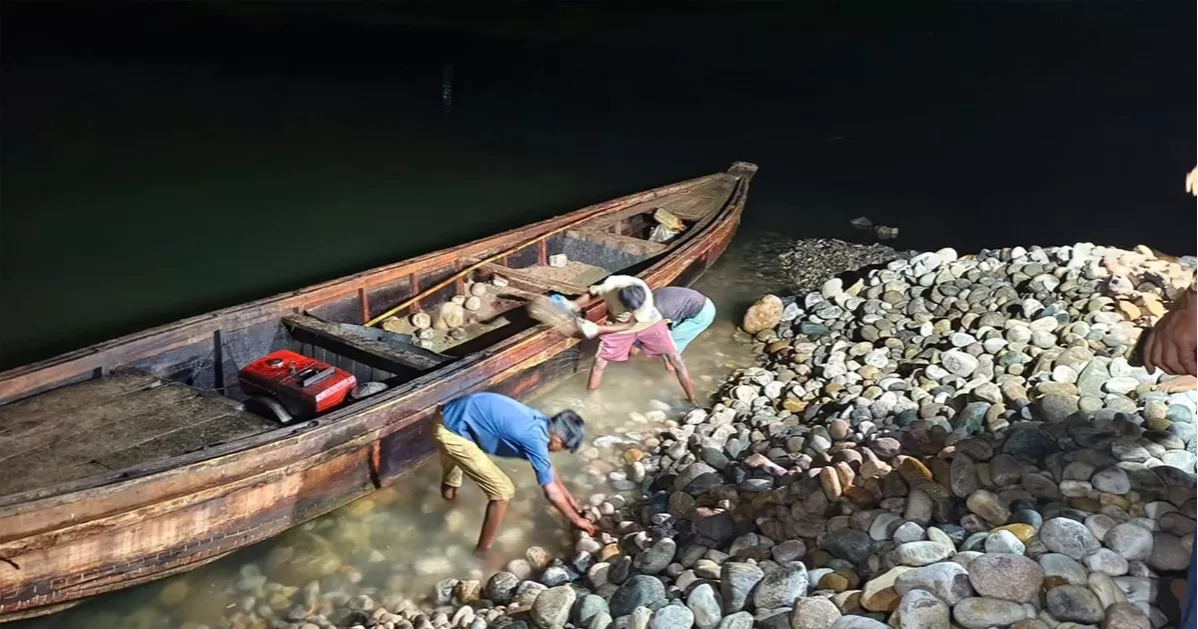 সাদা পাথর লুটকারীদের তালিকা দাখিলের নির্দেশ