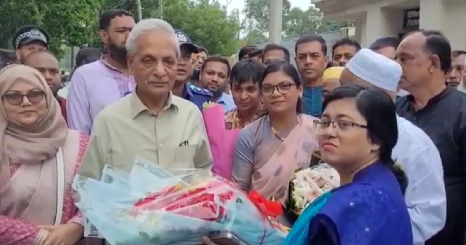 শিগগিরই খুলে দেওয়া হবে জুলাই জাদুঘর: সংস্কৃতিমন্ত্রী