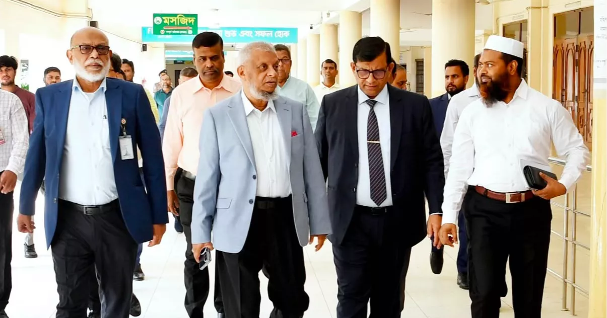হজ্জ ক্যাম্পে প্রবাসীদের জন্য ১০০ শয্যার আবাসন ব্যবস্থার ঘোষণা প্রবাসী কল্যাণমন্ত্রীর