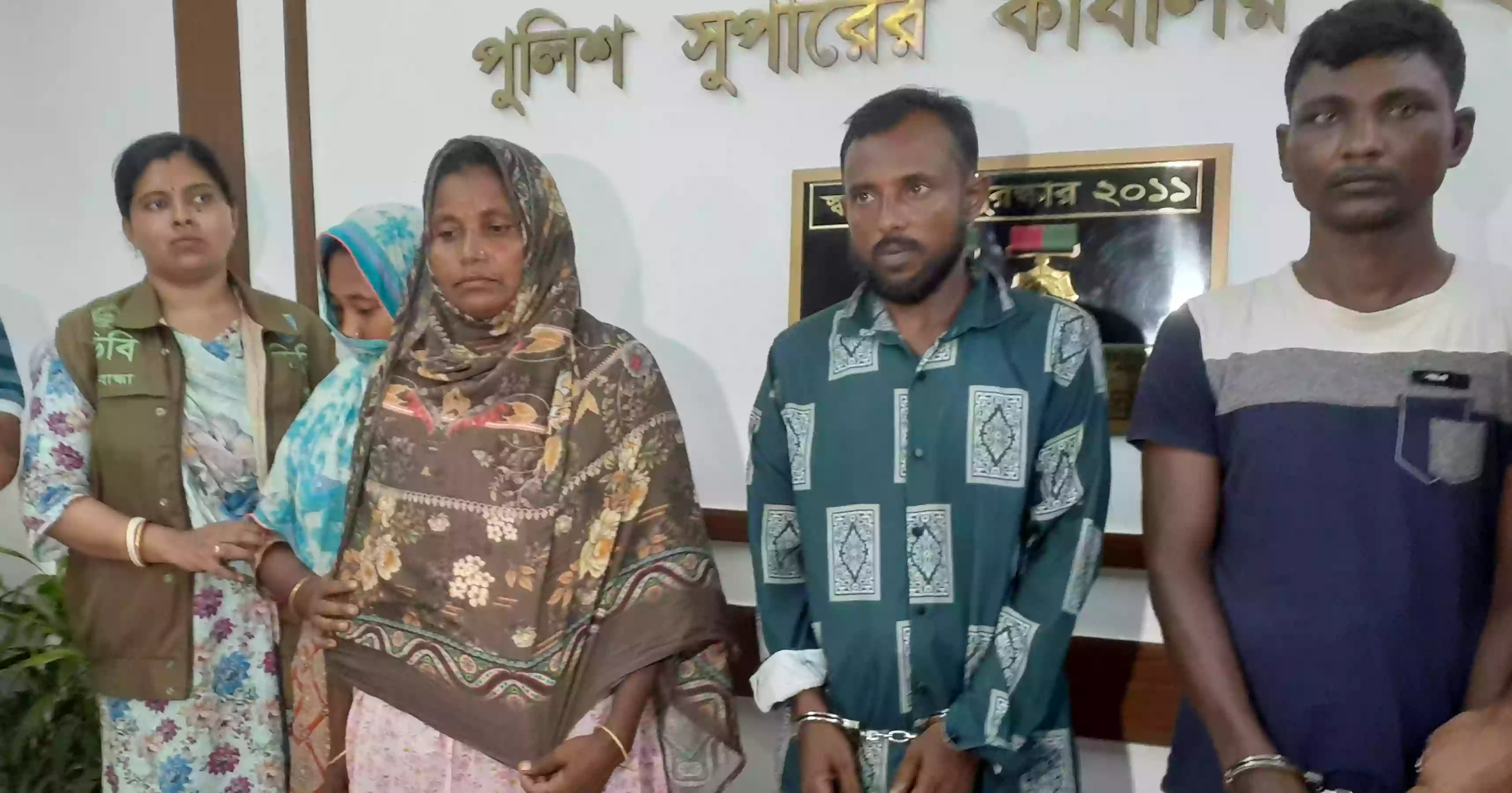 গাইবান্ধায় নেশার টাকা জোগাতে সন্তান বিক্রি, বাবাসহ গ্রেপ্তার ৪