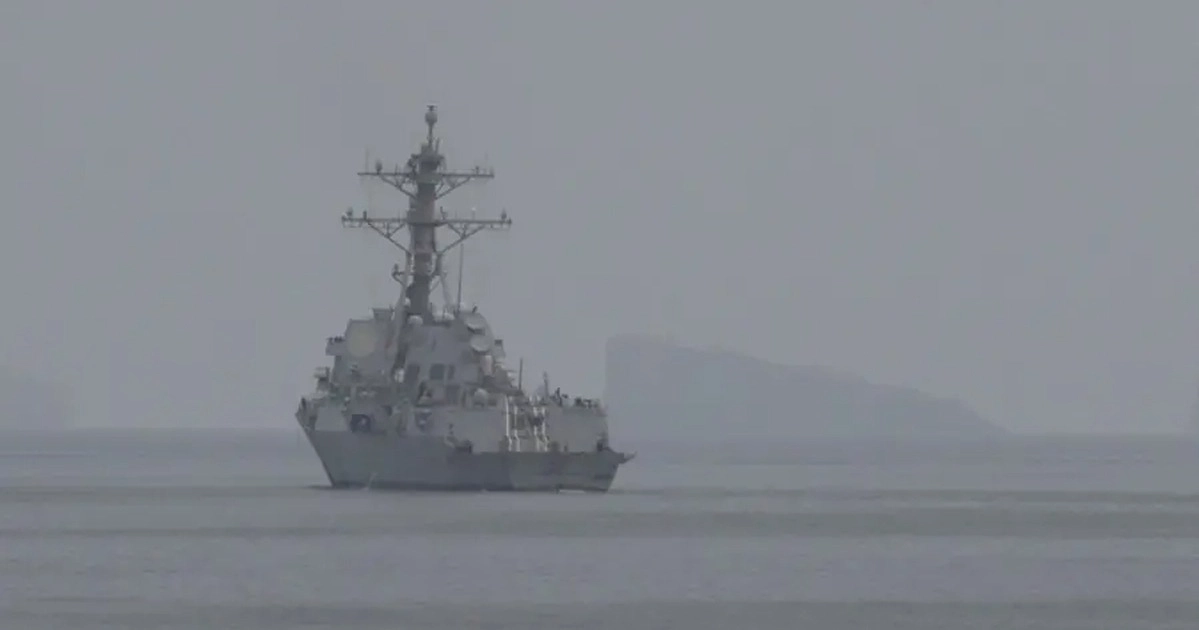 হরমুজ প্রণালির মাইন অপসারণে রণতরী পাঠিয়েছে যুক্তরাষ্ট্র