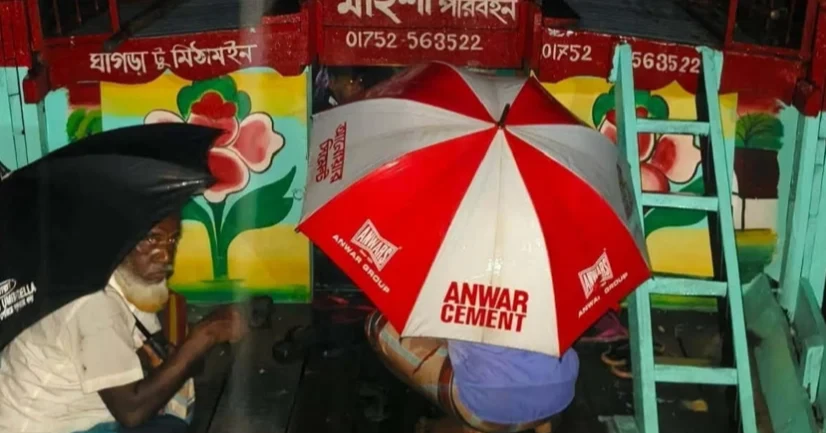 কিশোরগঞ্জে লাশবাহী নৌকায় ডাকাতি