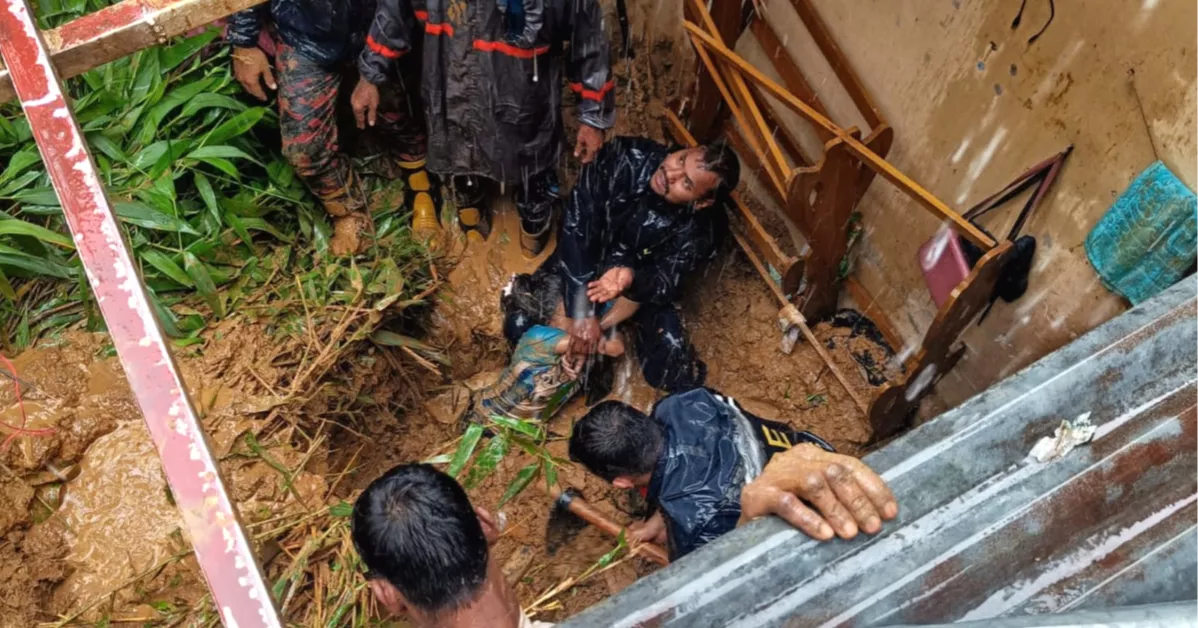 চট্টগ্রামে পৃথক স্থানে পাহাড় ধসে দুই শিশু নিহত