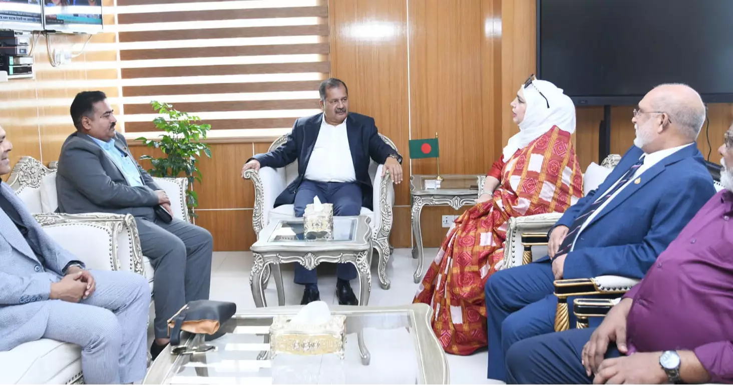 প্রবাসীদের মেধা ও শ্রমে শক্তিশালী হচ্ছে দেশের অর্থনীতি: তথ্যমন্ত্রী