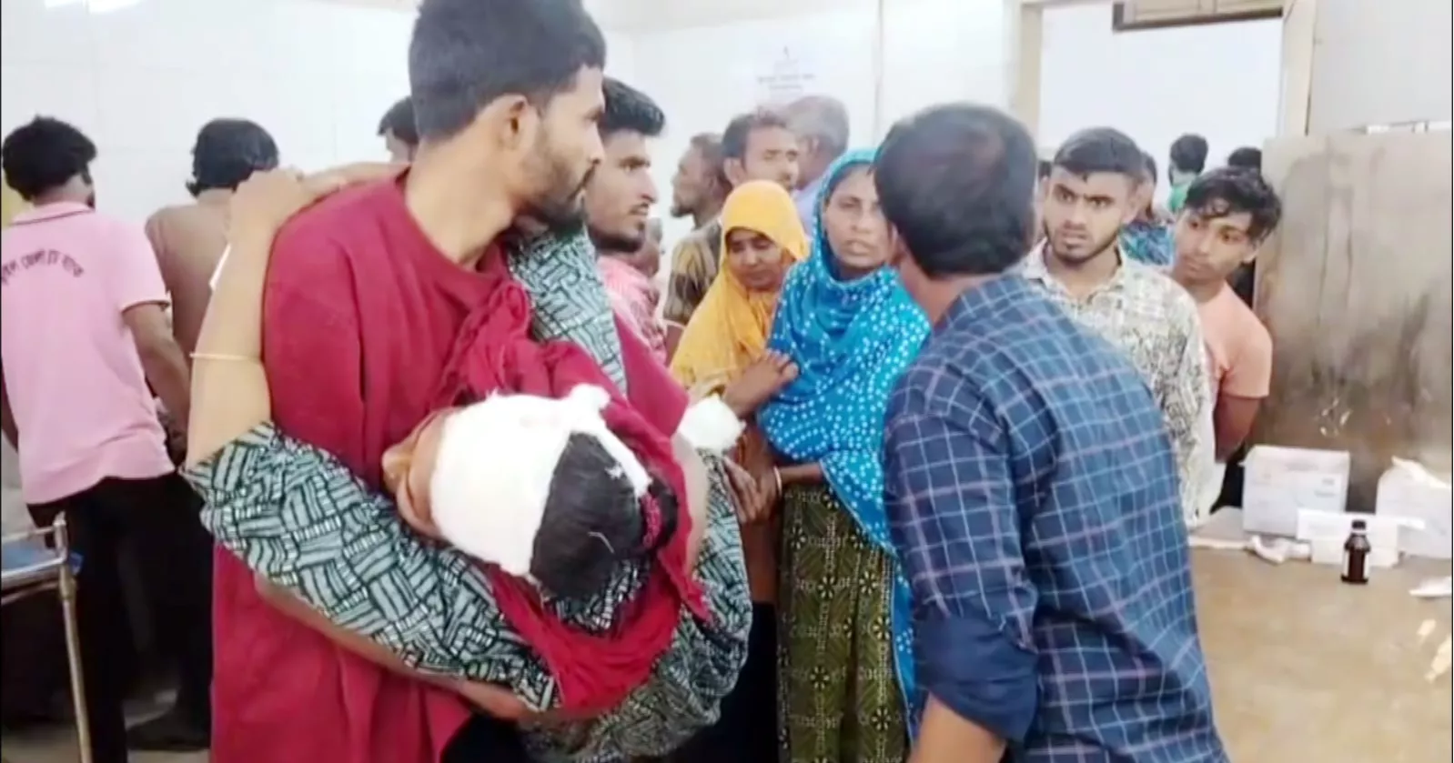 নড়াইলে দুপক্ষের সংঘর্ষে ইউপি মেম্বারসহ আহত ১৫