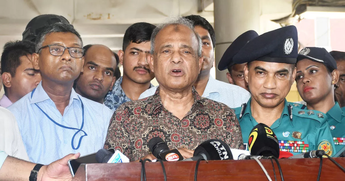 আবদুল হামিদের দেশত্যাগে দায়ীদের বিরুদ্ধে ব্যবস্থা নেওয়া হবে: স্বরাষ্ট্র উপদেষ্টা