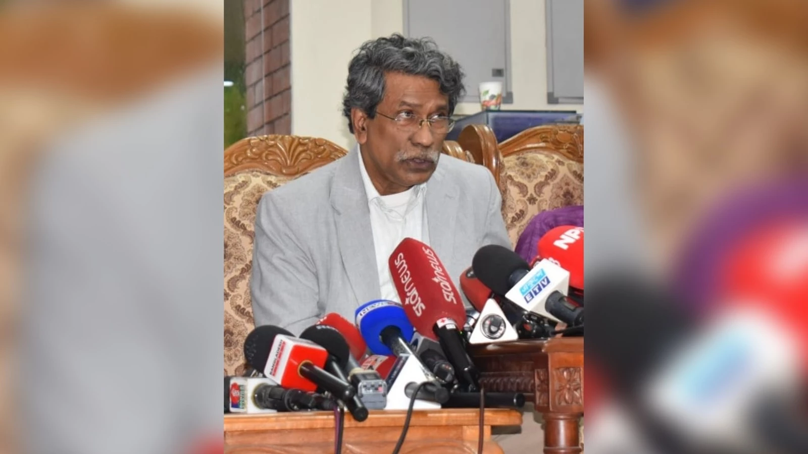 ভবিষ্যতে সংবিধানে তত্ত্বাবধায়ক সরকার ব্যবস্থার পরিবর্তন চাইলে গণভোট লাগবে: আলী রীয়াজ