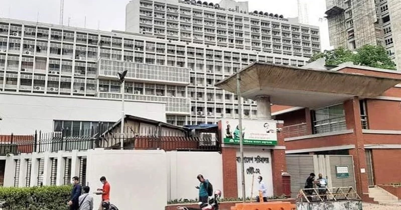 জুলাই গণঅভ্যুত্থানের এক বছরেও প্রশাসনে শৃঙ্খলা ফেরেনি